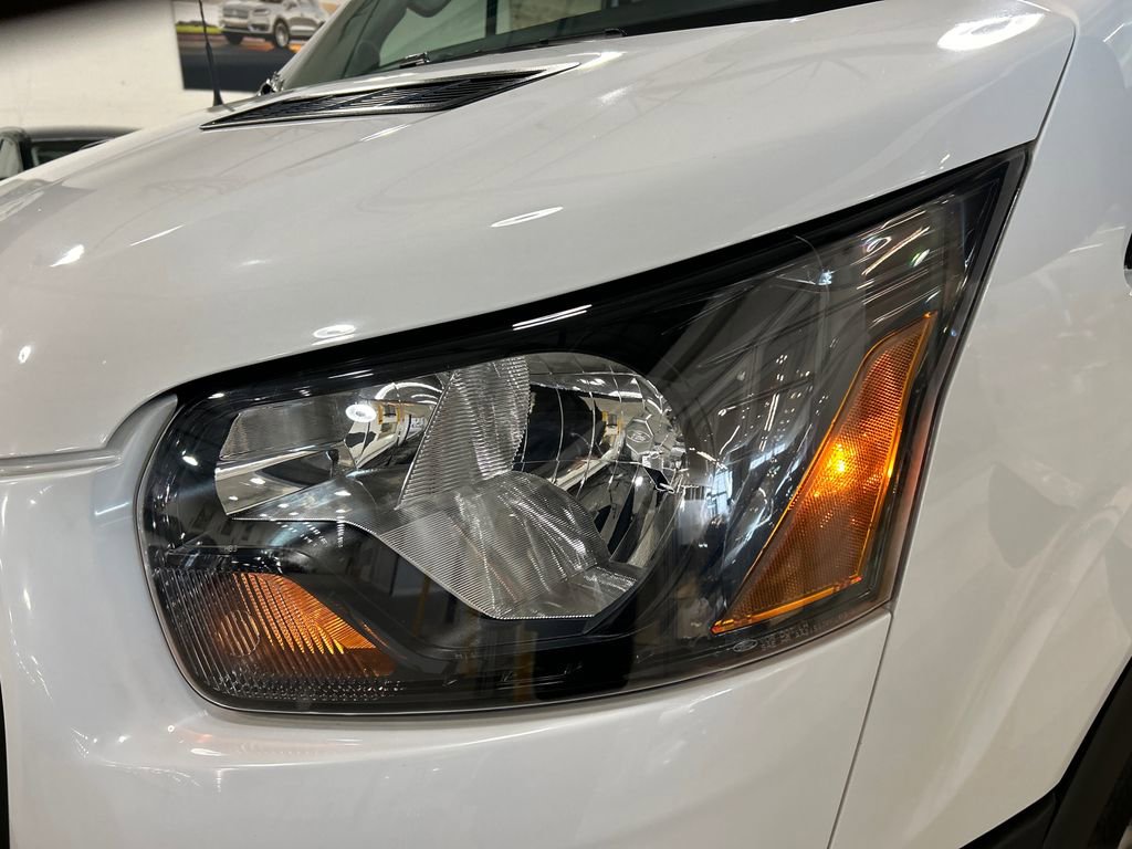 Used 2024 Ford Transit 250 148 Medium Roof w/ Load Area Protection Package image 5