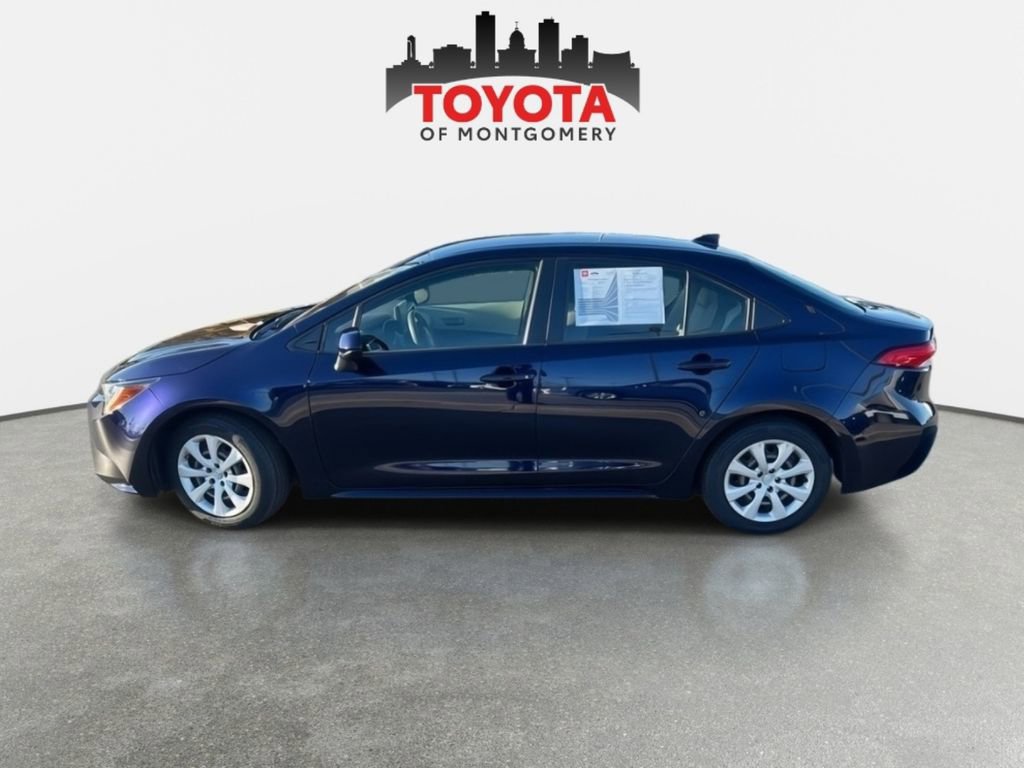 Used 2022 Toyota Corolla LE image 3