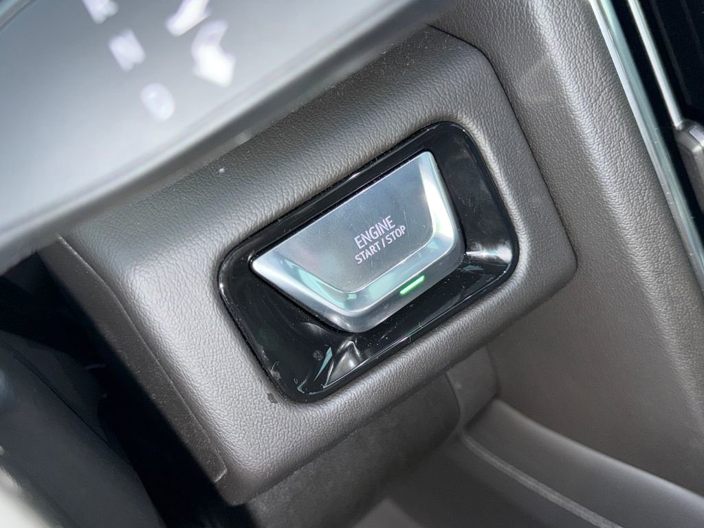 Used 2026 GMC Yukon XL Denali w/ Denali Reserve Package image 32