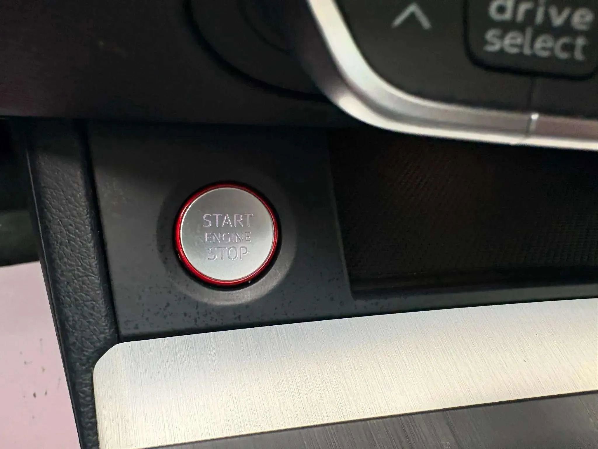 Used 2018 Audi SQ5 Premium Plus w/ Navigation Package image 38