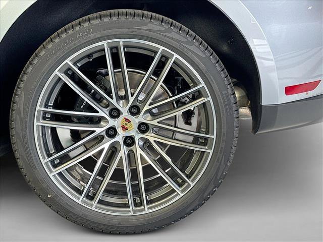 Certified 2026 Porsche Macan Turbo AWD/4WD image 24
