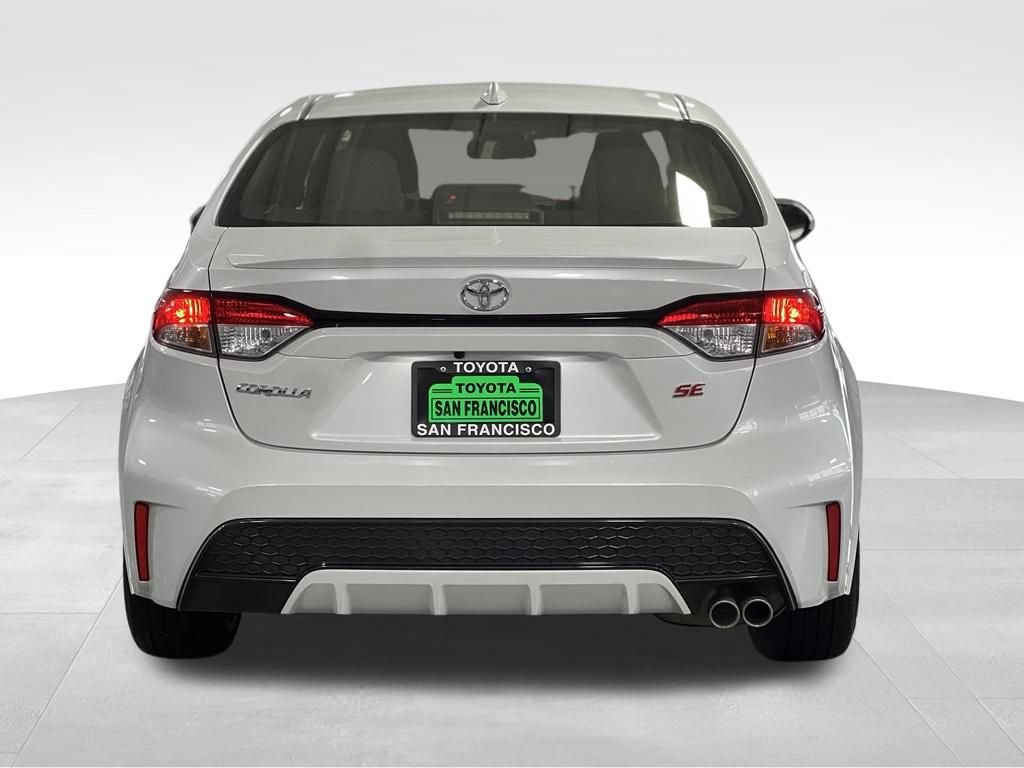 Certified 2022 Toyota Corolla SE FWD image 4