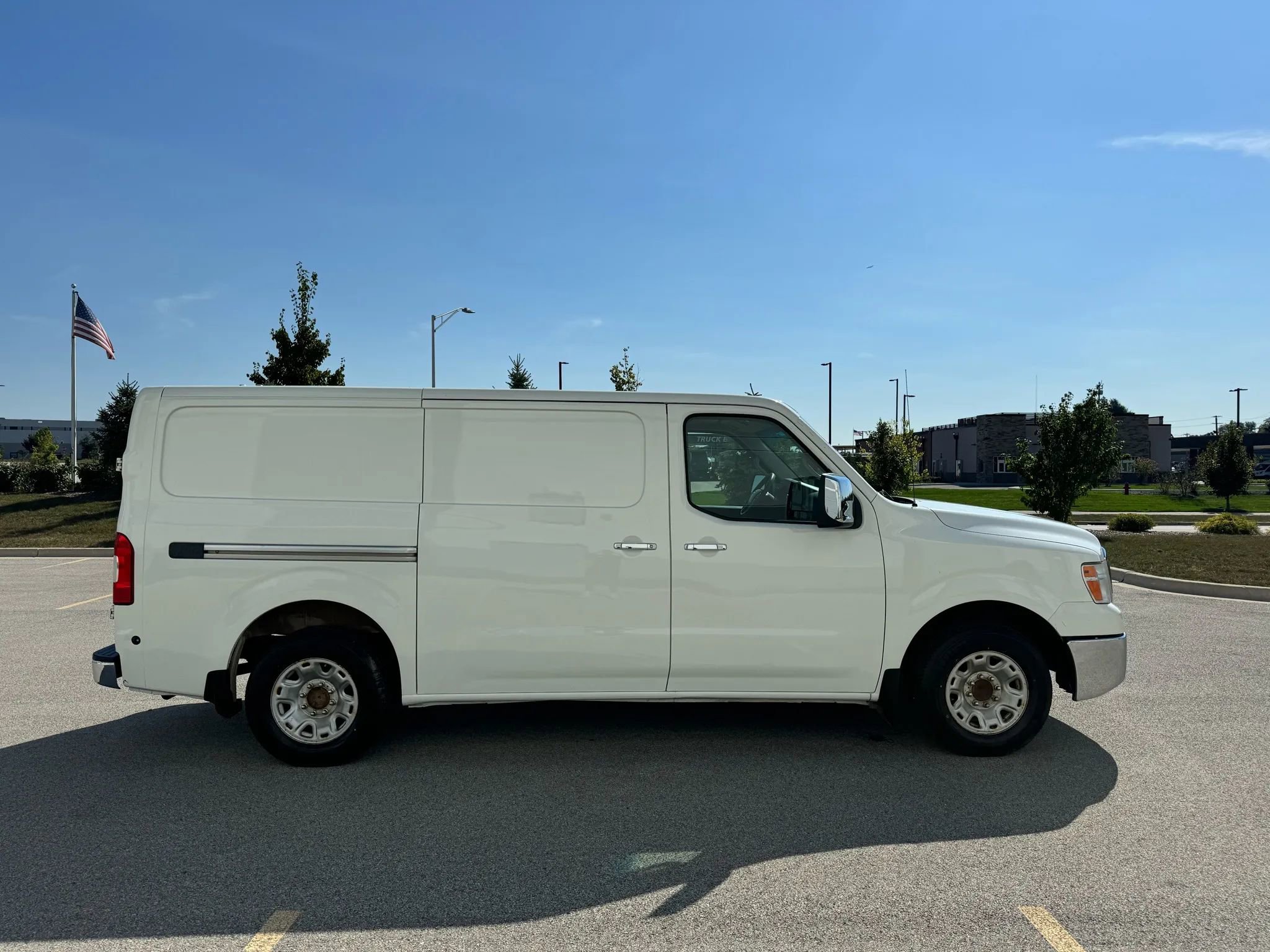 Used 2015 Nissan NV 2500 SL image 4