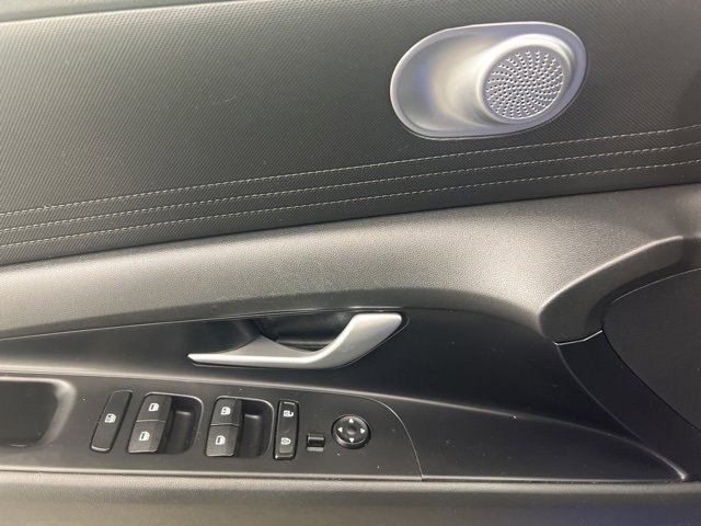 Used 2023 Hyundai Elantra SEL image 13