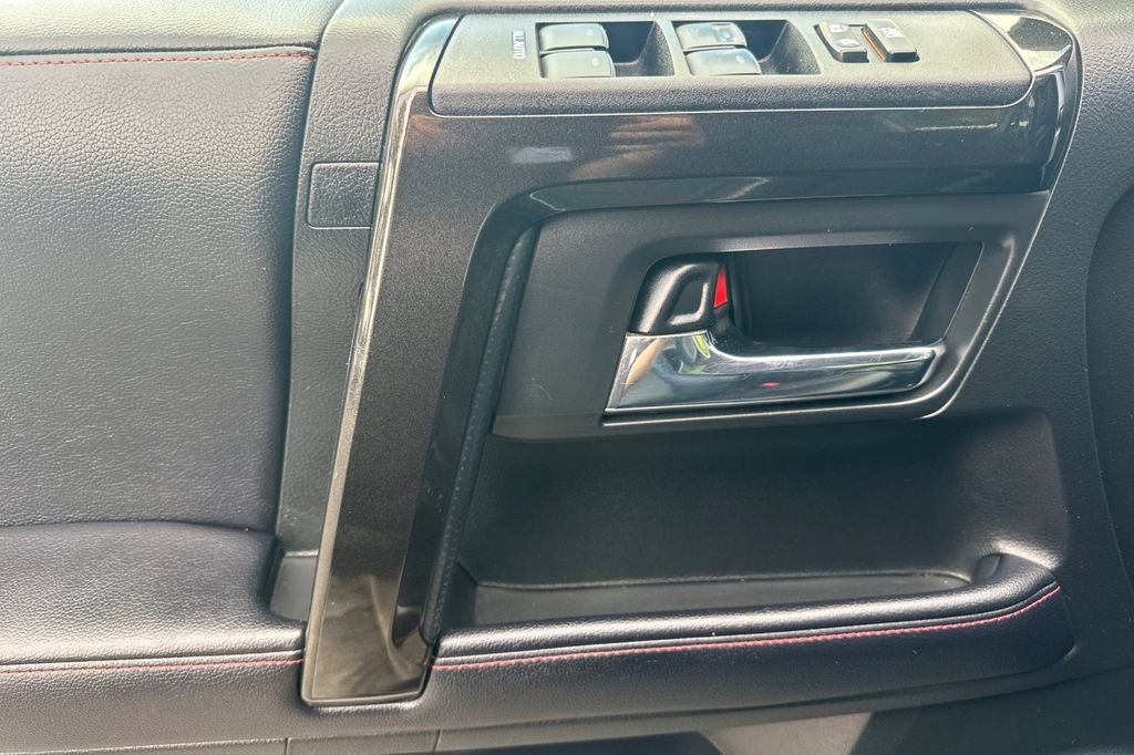 Used 2019 Toyota 4Runner TRD Off-Road Premium AWD/4WD image 11