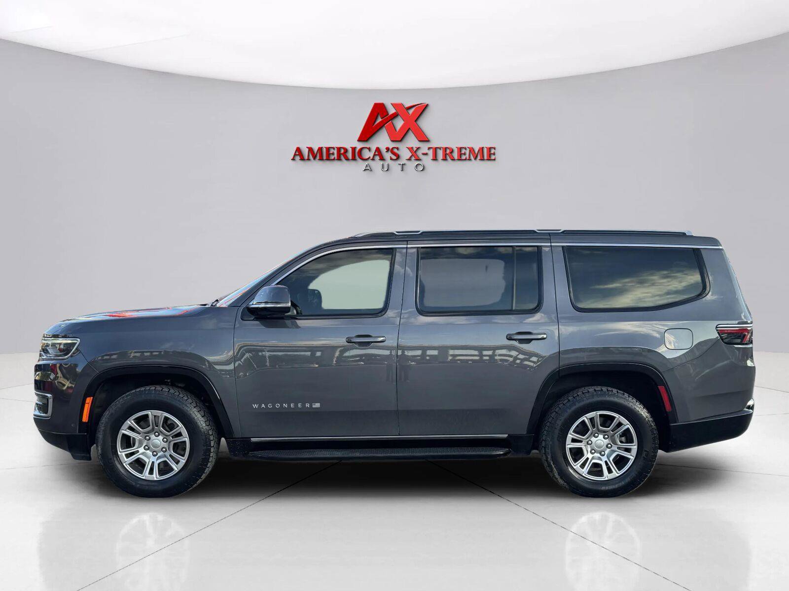 Used 2022 Jeep Wagoneer Series I AWD/4WD image 2