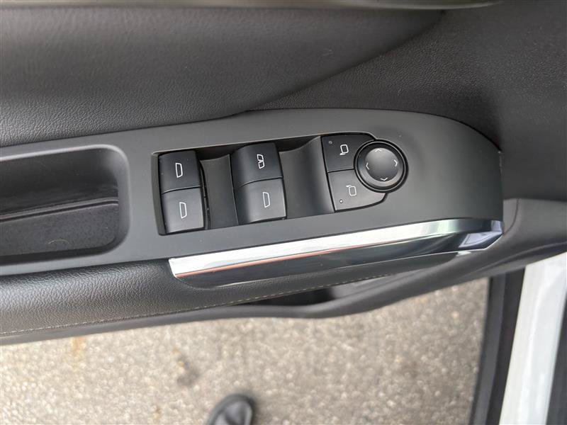 Used 2025 Chevrolet Traverse LT AWD/4WD image 9