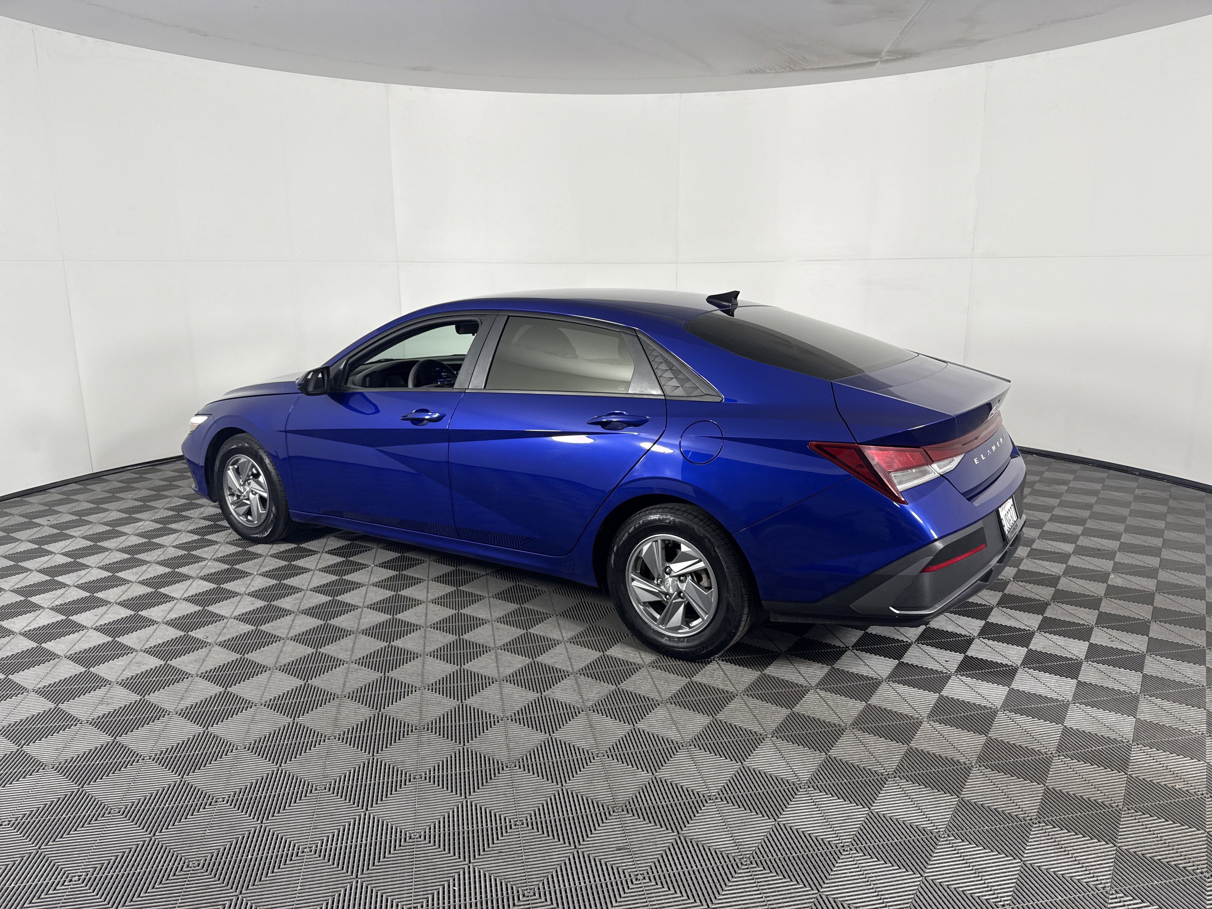 Used 2024 Hyundai Elantra SE image 6
