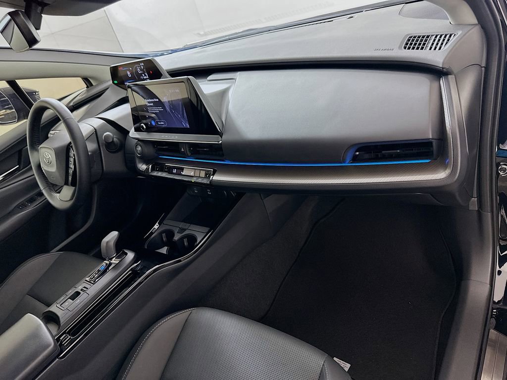 Used 2024 Toyota Prius XLE image 28