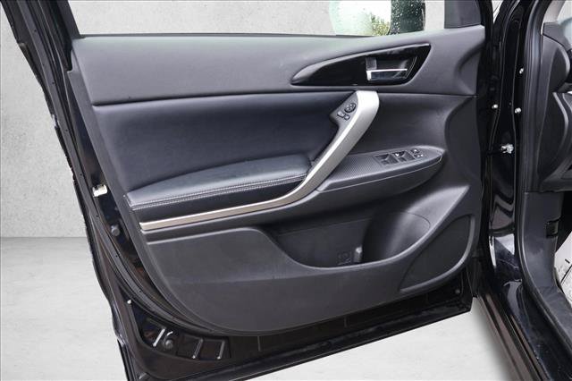 Used 2024 Mitsubishi Eclipse Cross SE AWD/4WD image 12