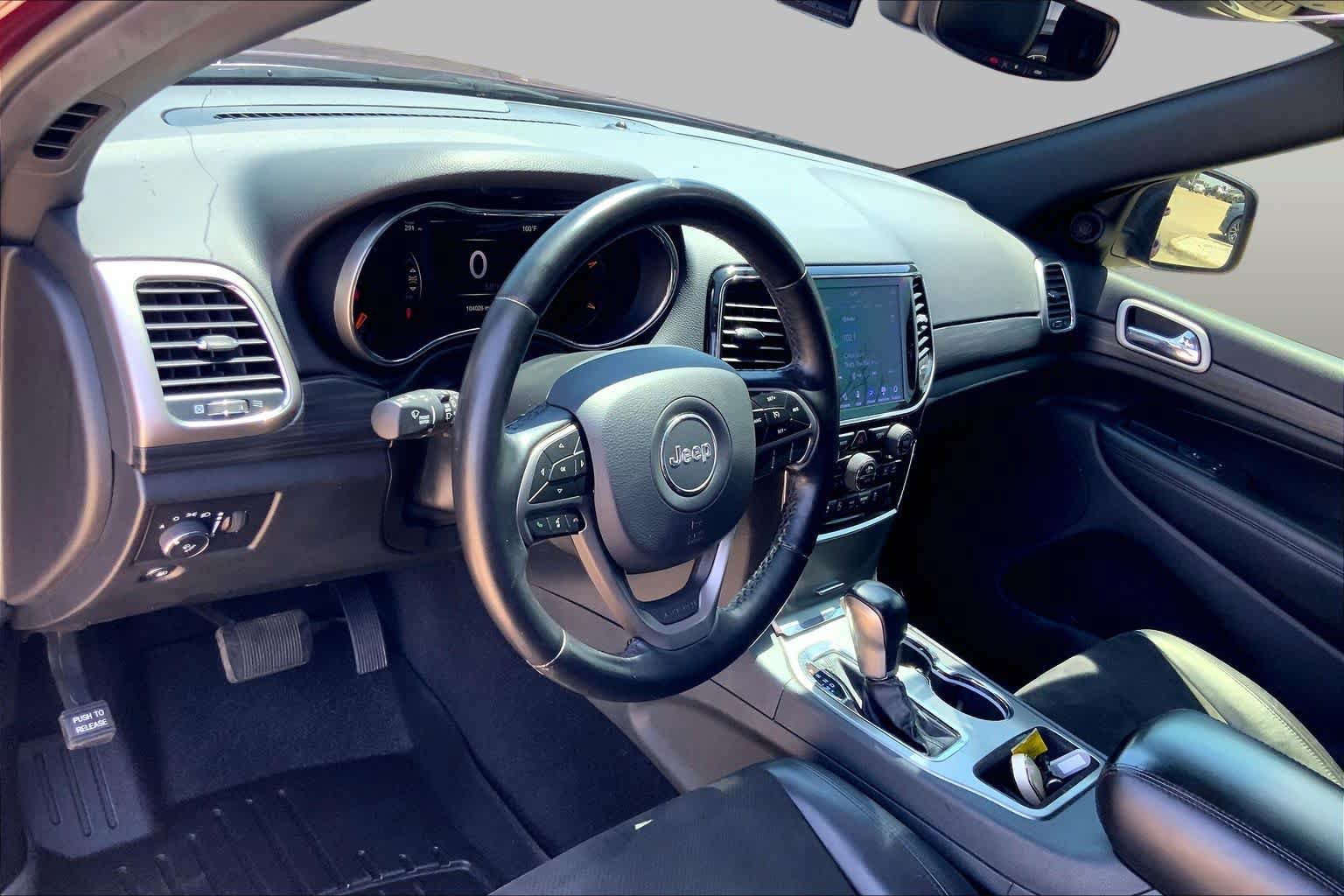 Used 2020 Jeep Grand Cherokee Altitude AWD/4WD image 17