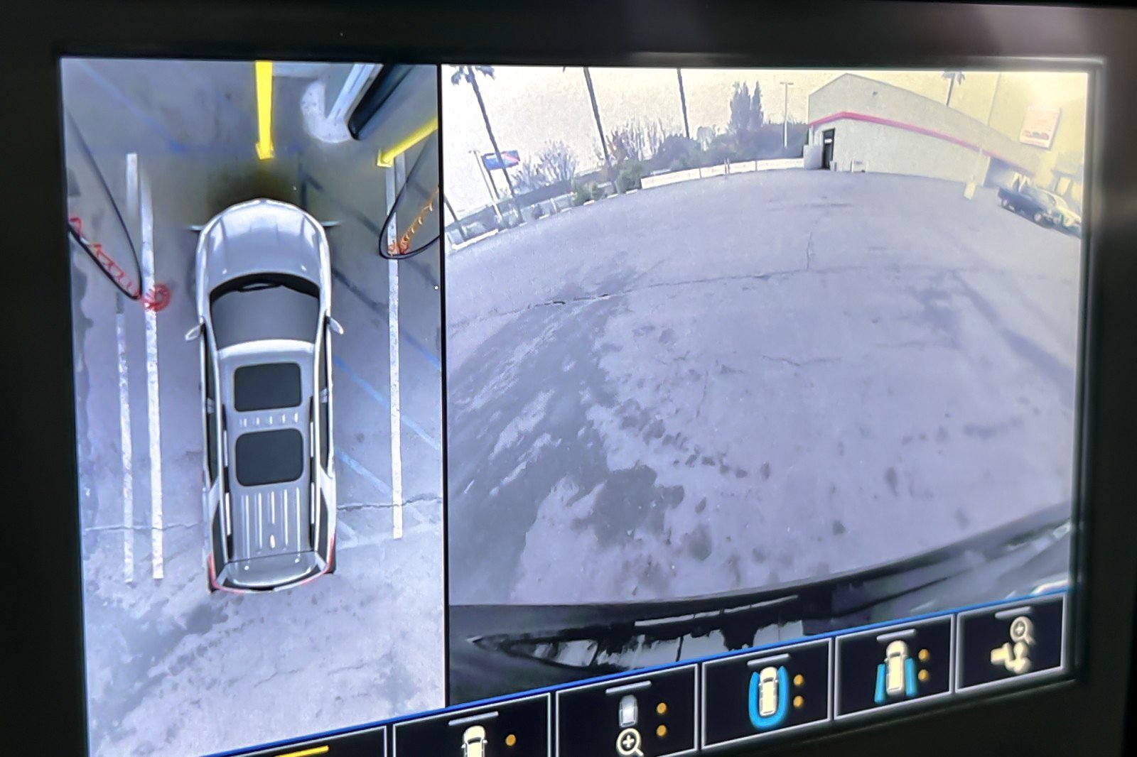 Used 2021 Chevrolet Traverse Premier w/ Redline Edition image 18