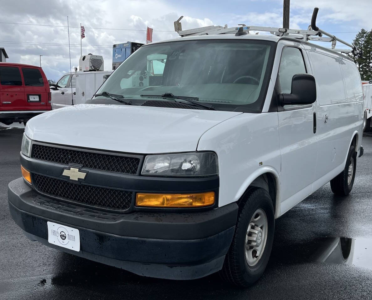 Used 2018 Chevrolet Express 2500 w/ Driver Convenience Package RWD video 1