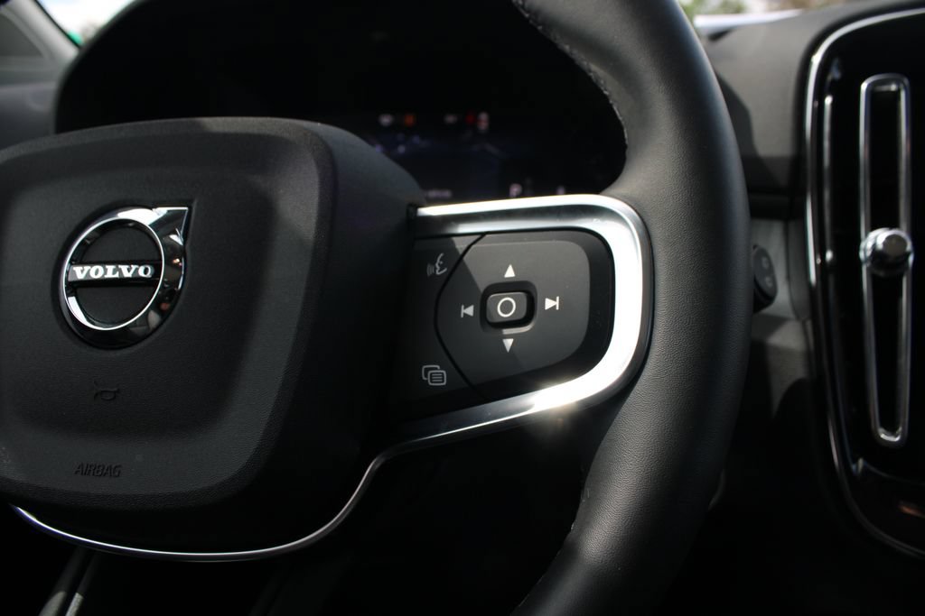 Used 2026 Volvo XC40 B5 Plus w/ Protection Package Premier AWD/4WD image 18