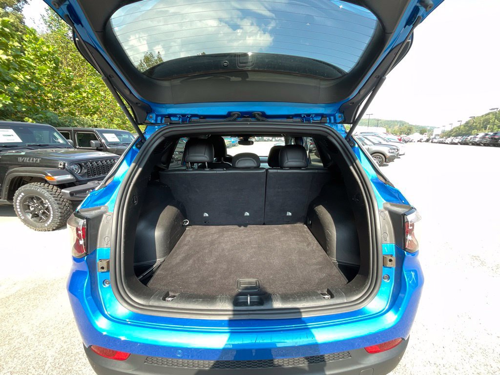 Used 2025 Jeep Compass Limited AWD/4WD image 26