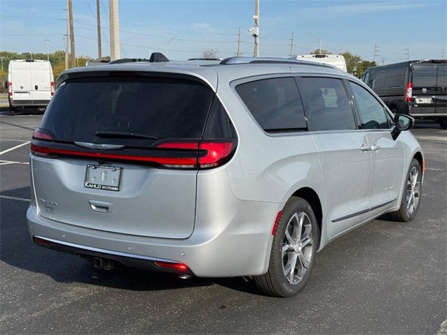 New 2026 Chrysler Pacifica Pinnacle w/ Trailer Tow Group image 3