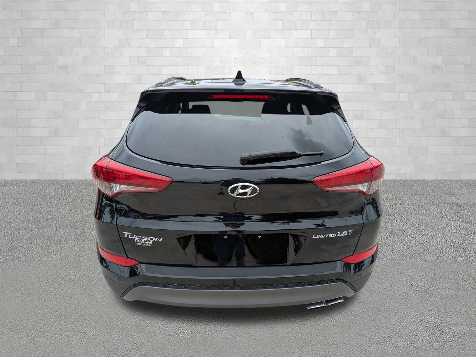 Used 2016 Hyundai Tucson Limited w/ Option Group 03 FWD image 3