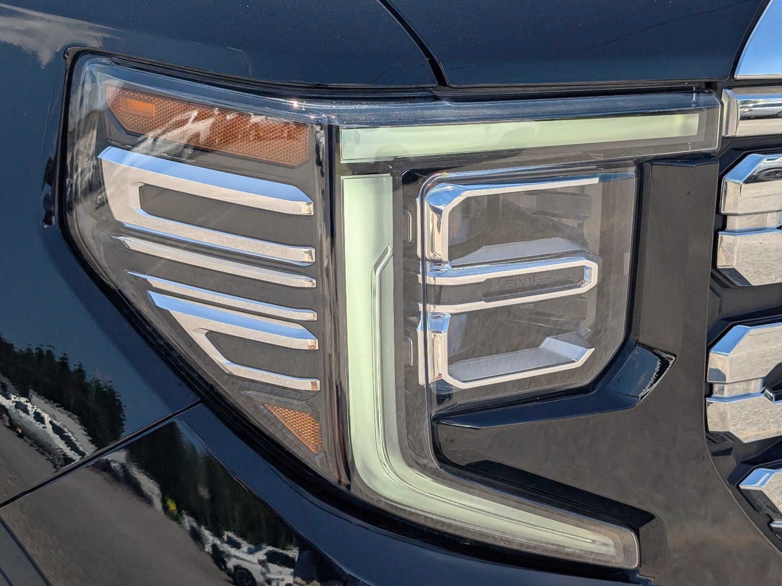 Used 2025 GMC Sierra 1500 Denali w/ Technology Package AWD/4WD image 5