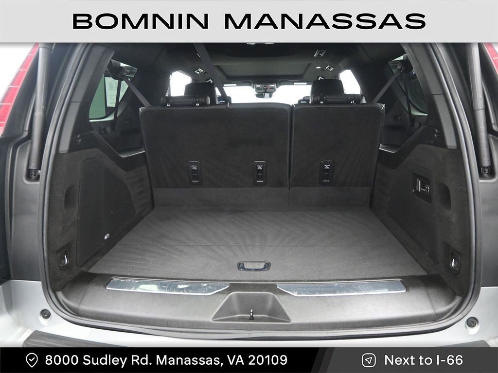 Used 2024 Cadillac Escalade ESV Premium Luxury AWD/4WD image 11