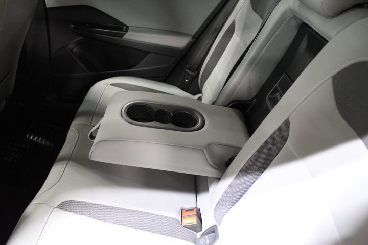 Used 2022 Volkswagen Taos SE w/ Panoramic Sunroof Package FWD image 24