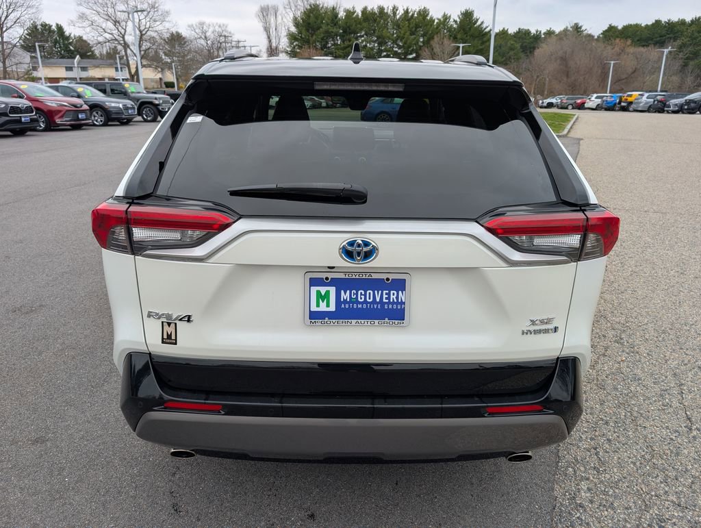 Used 2021 Toyota RAV4 XSE AWD/4WD image 4