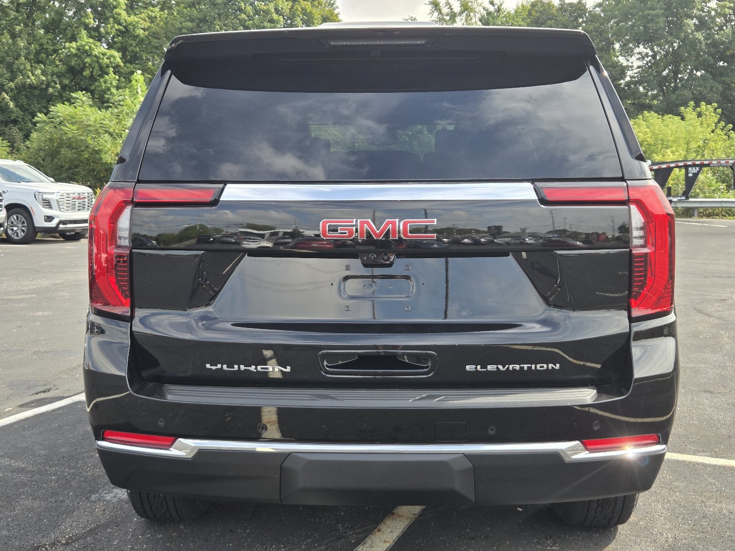 New 2026 GMC Yukon XL Elevation w/ Elevation Premium Package AWD/4WD image 18