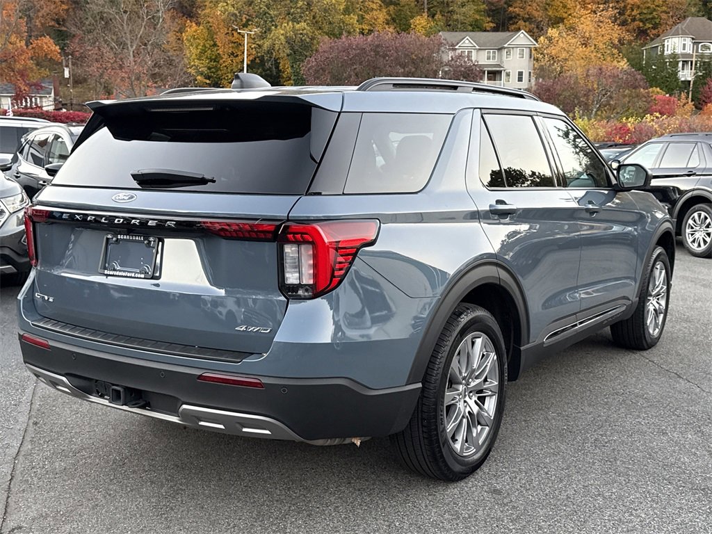 Used 2025 Ford Explorer Active w/ Active Comfort Package image 3