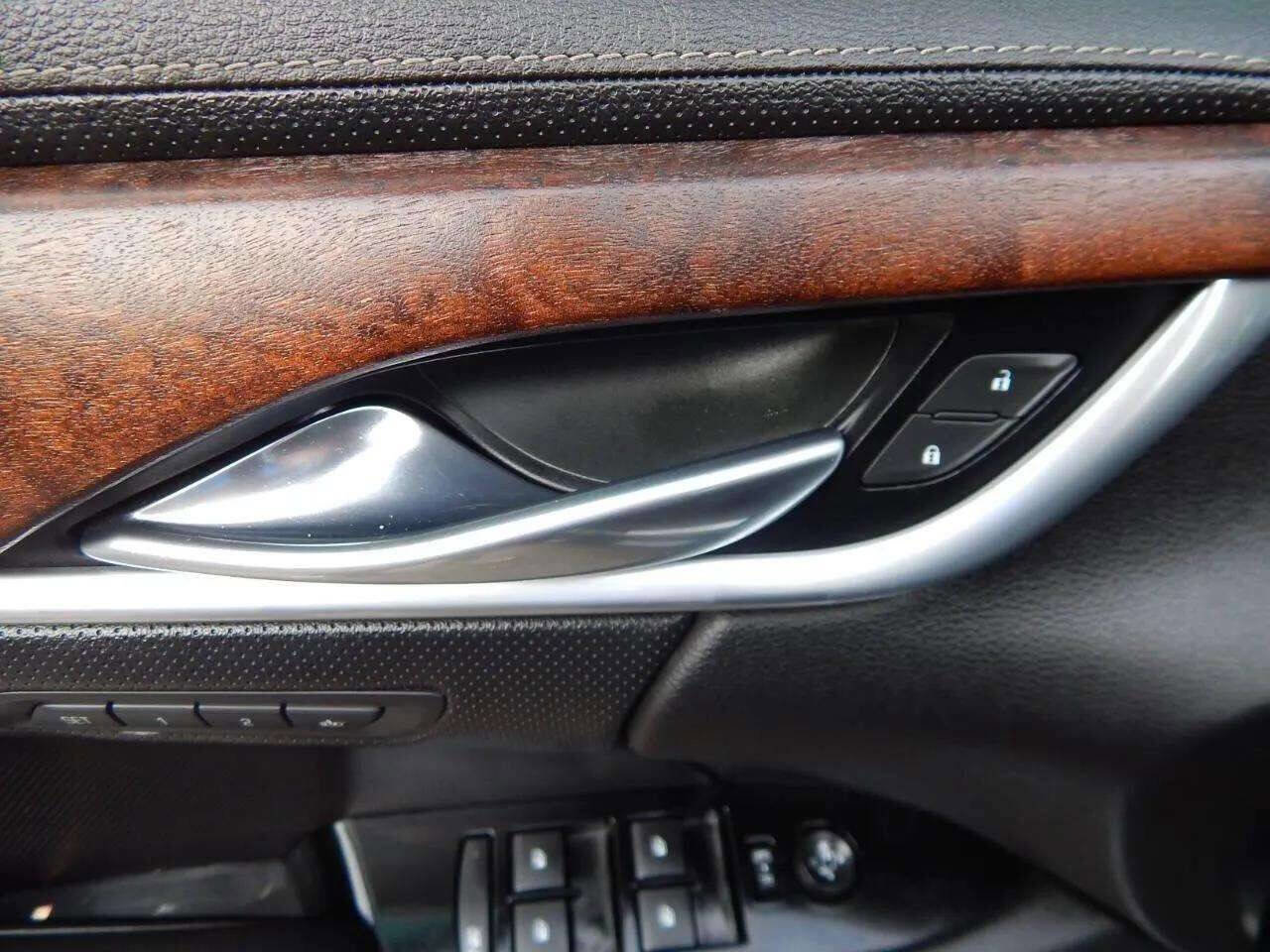 Used 2019 Cadillac XTS Luxury image 15