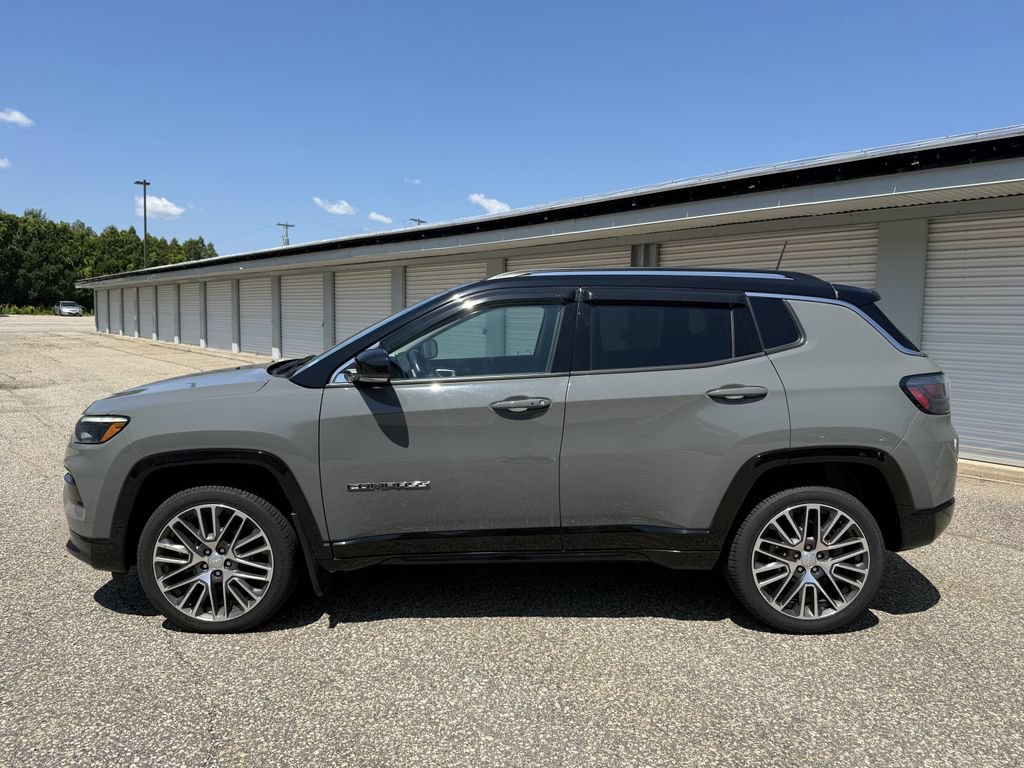 Used 2022 Jeep Compass Limited w/ Elite Group AWD/4WD image 2