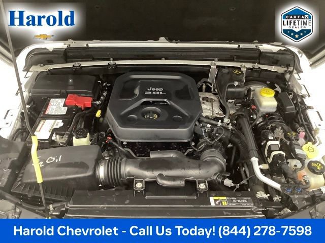 Used 2018 Jeep Wrangler Unlimited Sahara w/ Cold Weather Group image 18