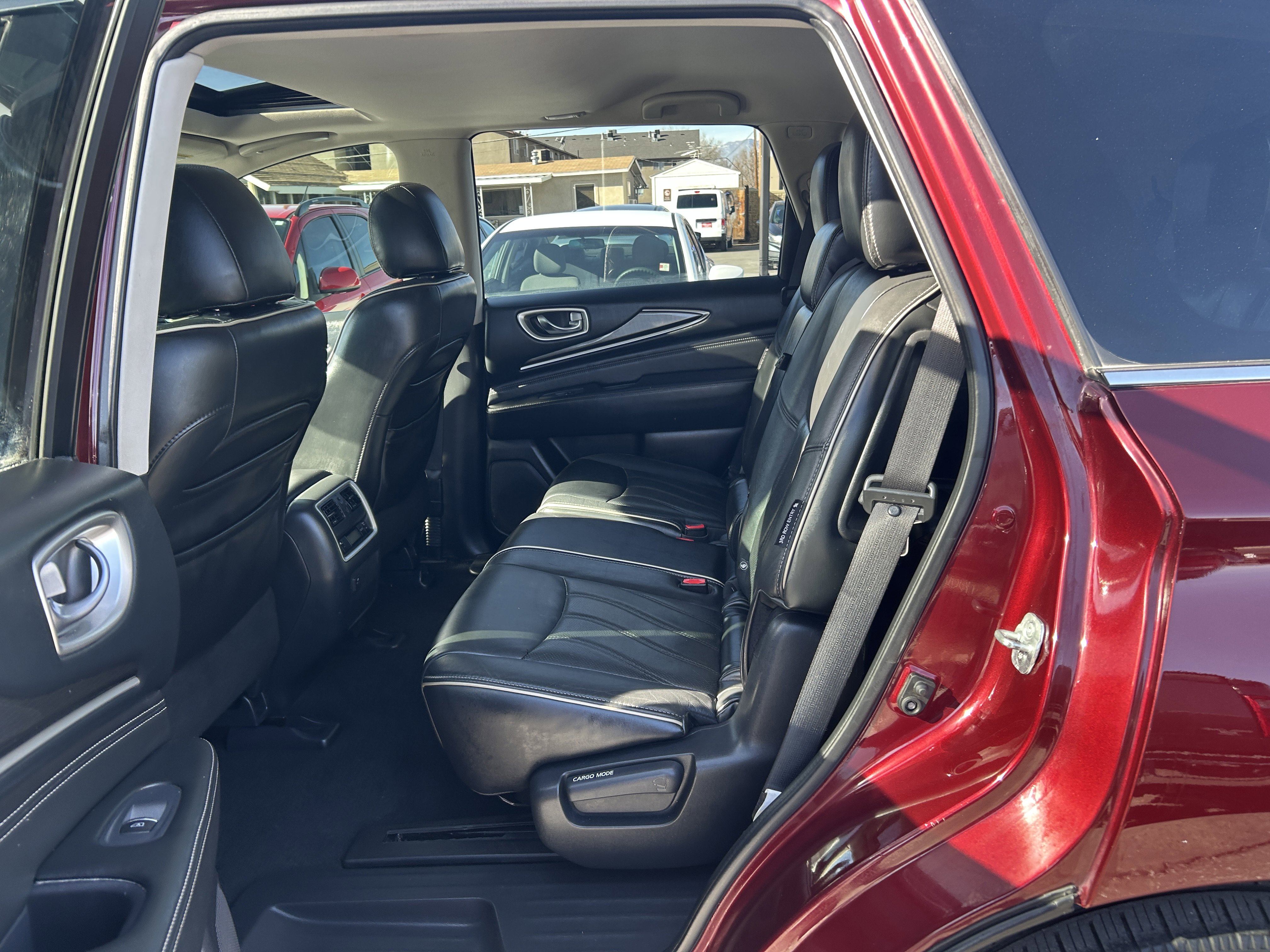 Used 2019 INFINITI QX60 Luxe w/ Essential Package image 17