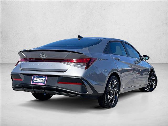 Used 2025 Hyundai Elantra Sport FWD image 2