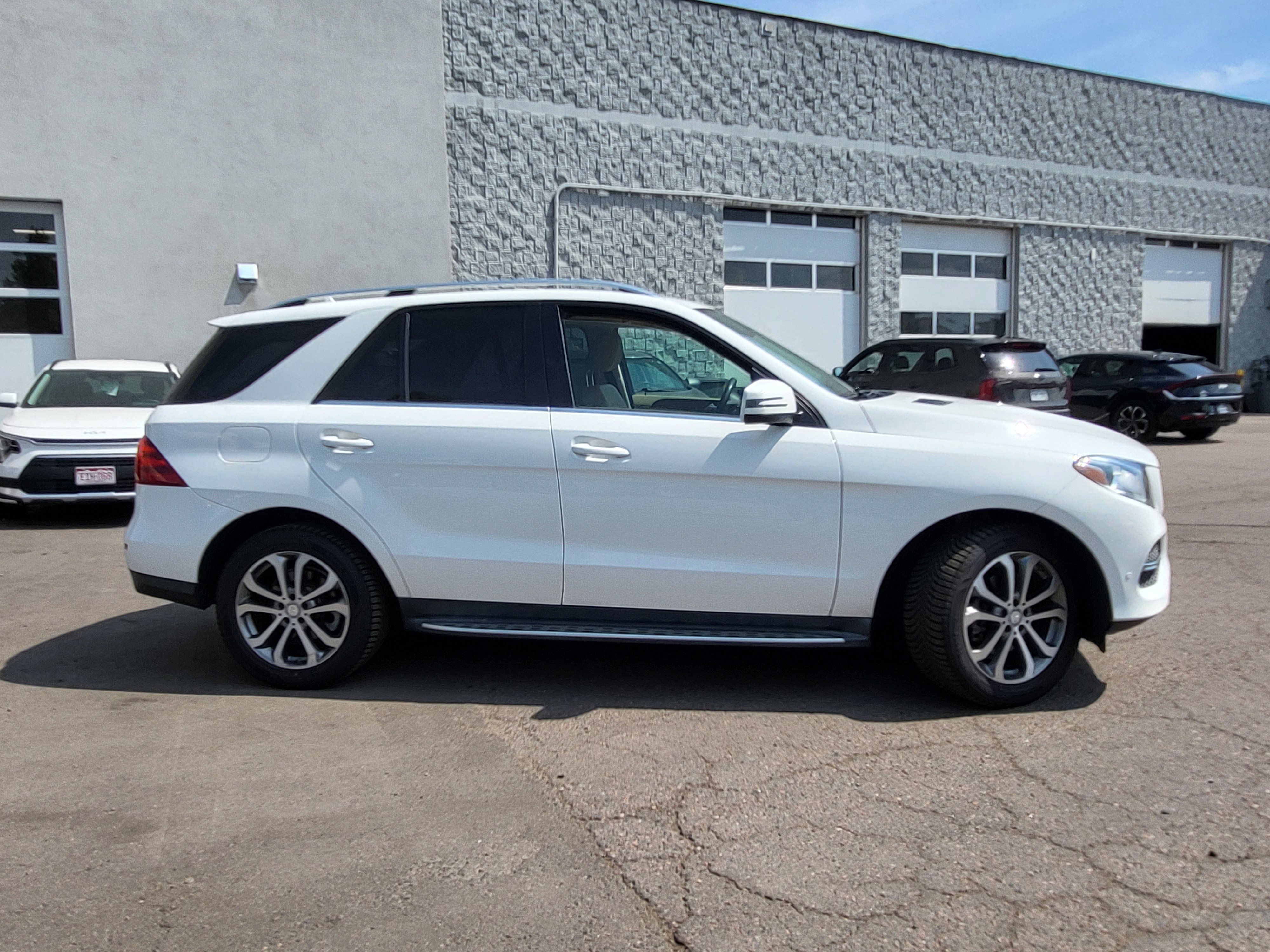 Used 2016 Mercedes-Benz GLE 350 image 2