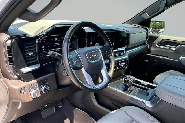 Used 2024 GMC Sierra 1500 SLT w/ SLT Premium Plus Package AWD/4WD image 18