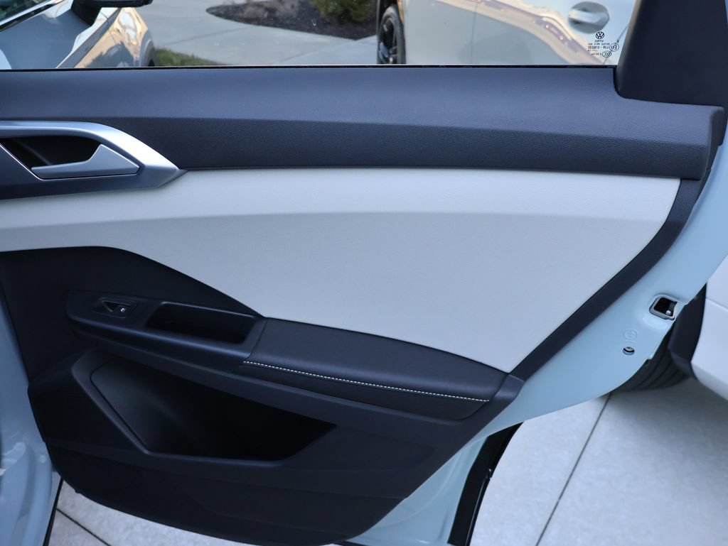 New 2026 Volkswagen Taos SE FWD image 38
