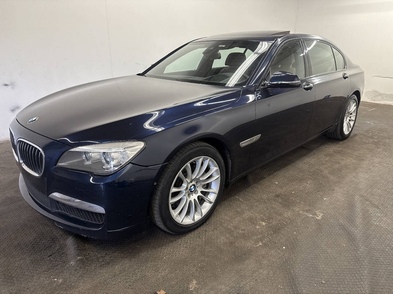 Used 2015 BMW 740Li xDrive AWD/4WD image 1