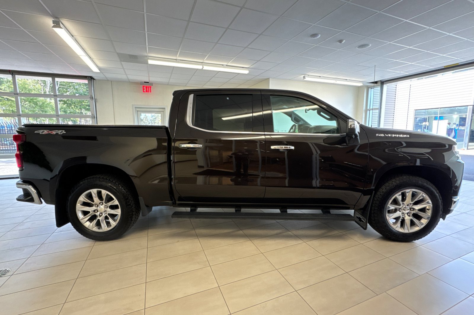 Used 2019 Chevrolet Silverado 1500 LTZ w/ LTZ Convenience Package image 3