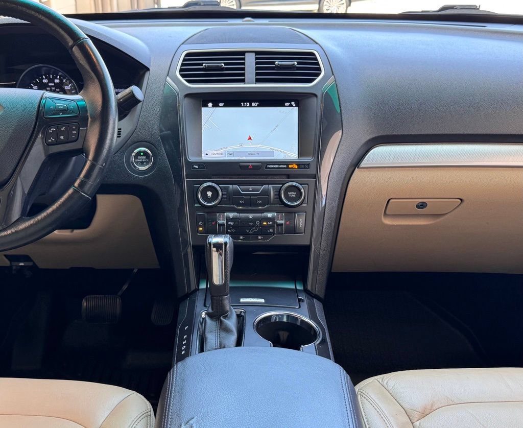 Used 2017 Ford Explorer XLT w/ Equipment Group 202A FWD image 3