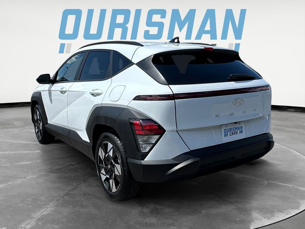 Used 2025 Hyundai Kona SEL FWD image 4