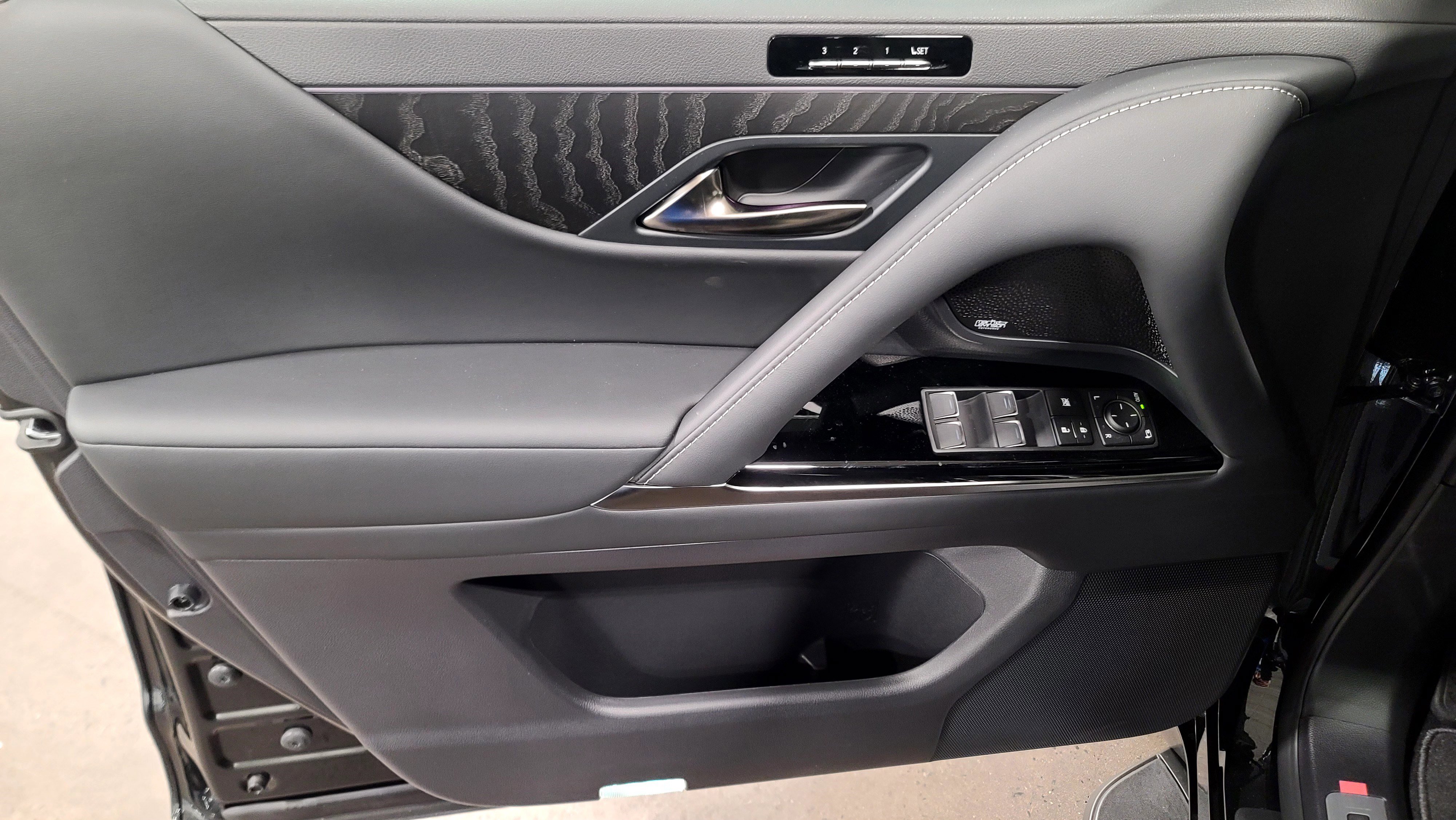 New 2026 Lexus LX 700h Luxury AWD/4WD image 14
