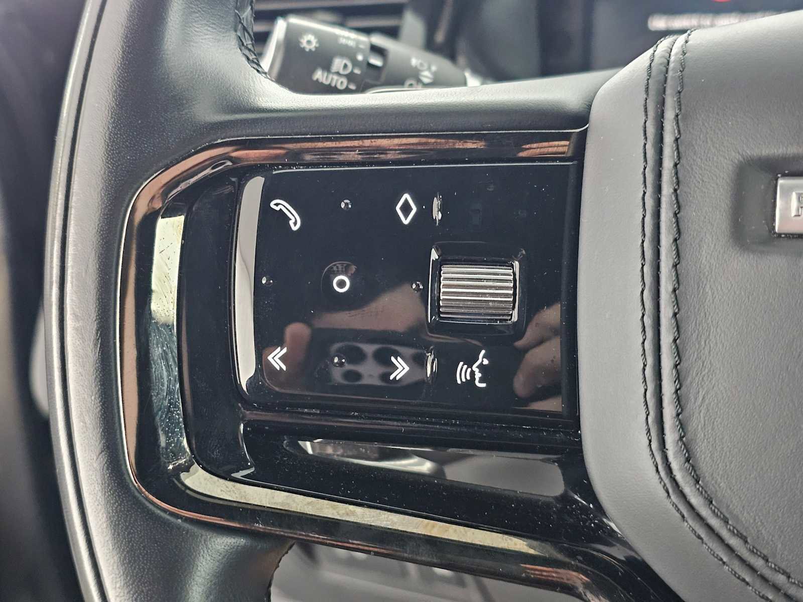 Used 2024 Land Rover Range Rover Velar Dynamic SE image 27