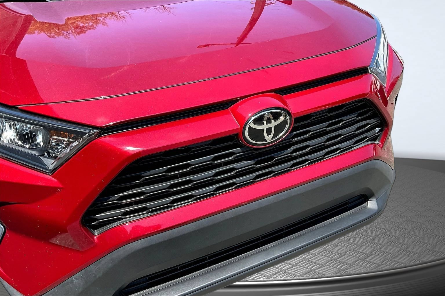 Used 2022 Toyota RAV4 LE FWD image 30