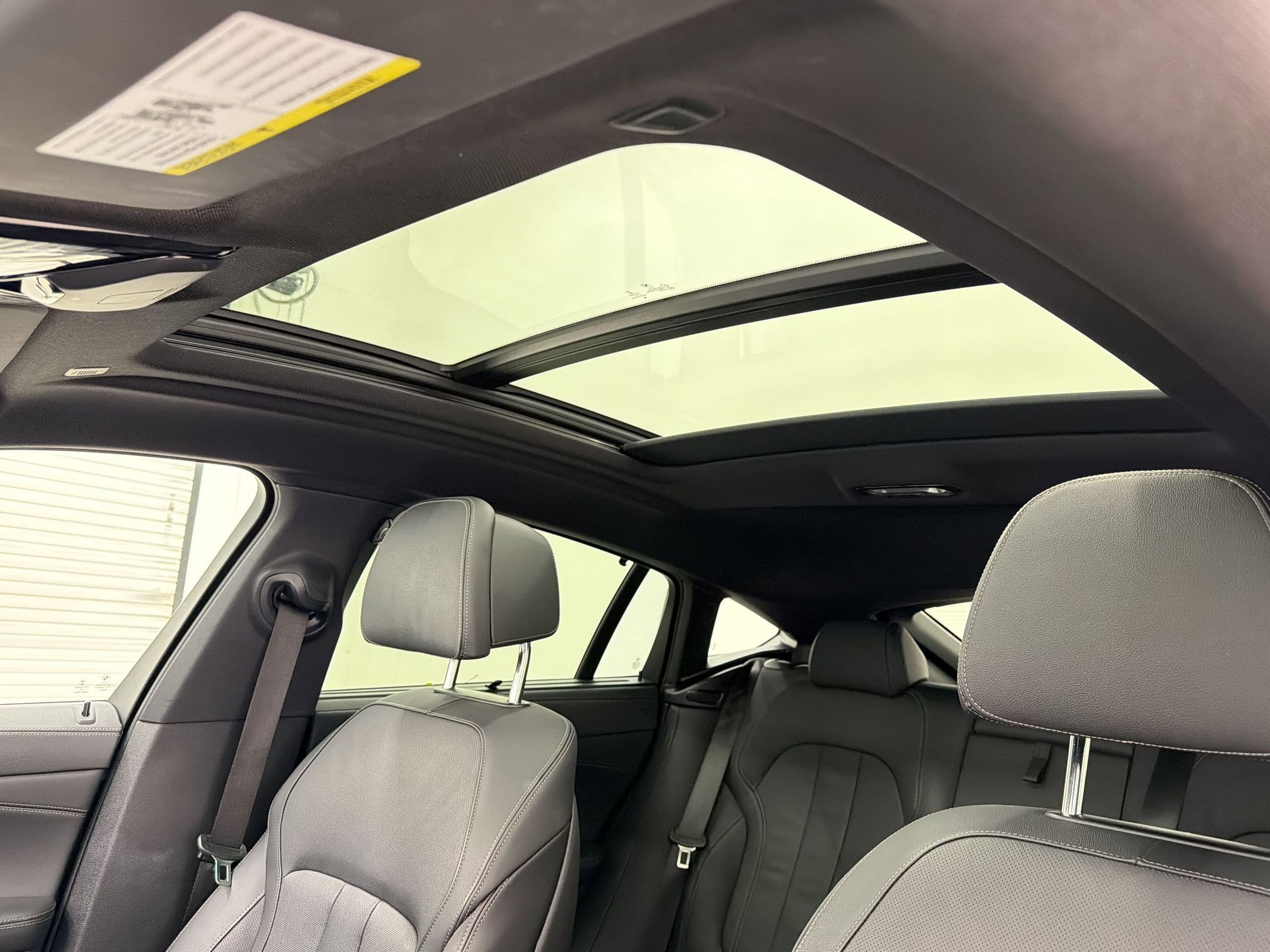 Used 2022 BMW X6 M50i image 15