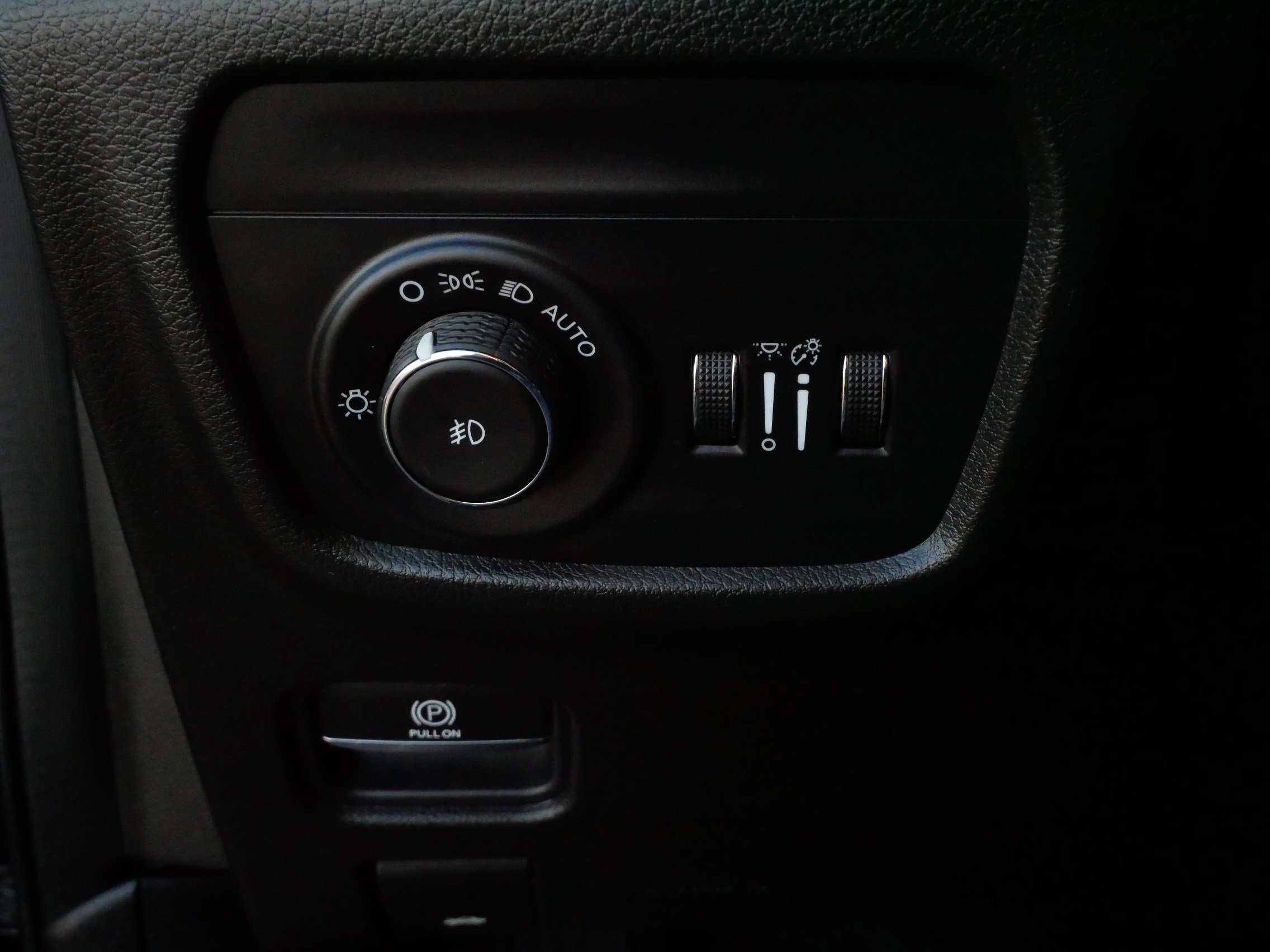 Used 2023 Jeep Grand Cherokee Limited w/ Luxury Tech Group II image 27