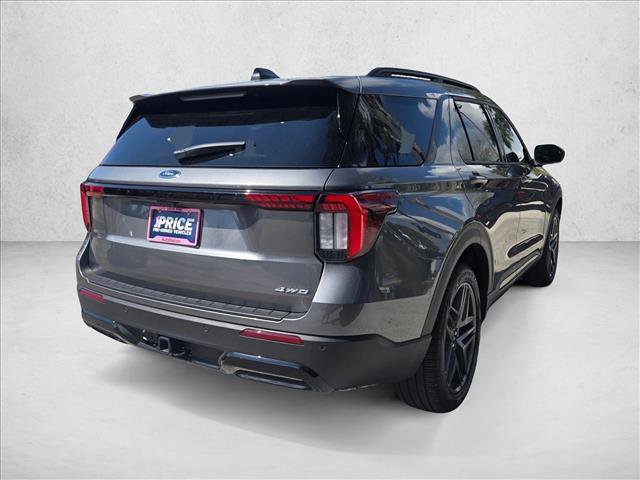 Used 2025 Ford Explorer ST-Line w/ ST-Line Street Pack AWD/4WD image 5
