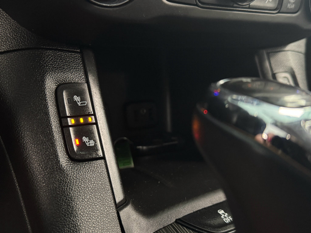 Used 2019 GMC Acadia SLT image 24