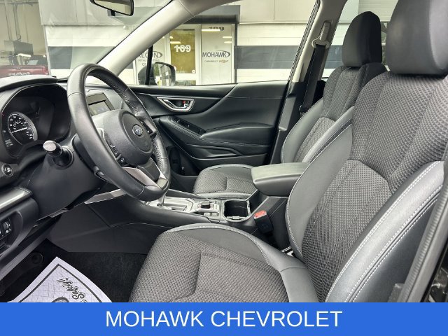 Used 2023 Subaru Forester Premium AWD/4WD image 20