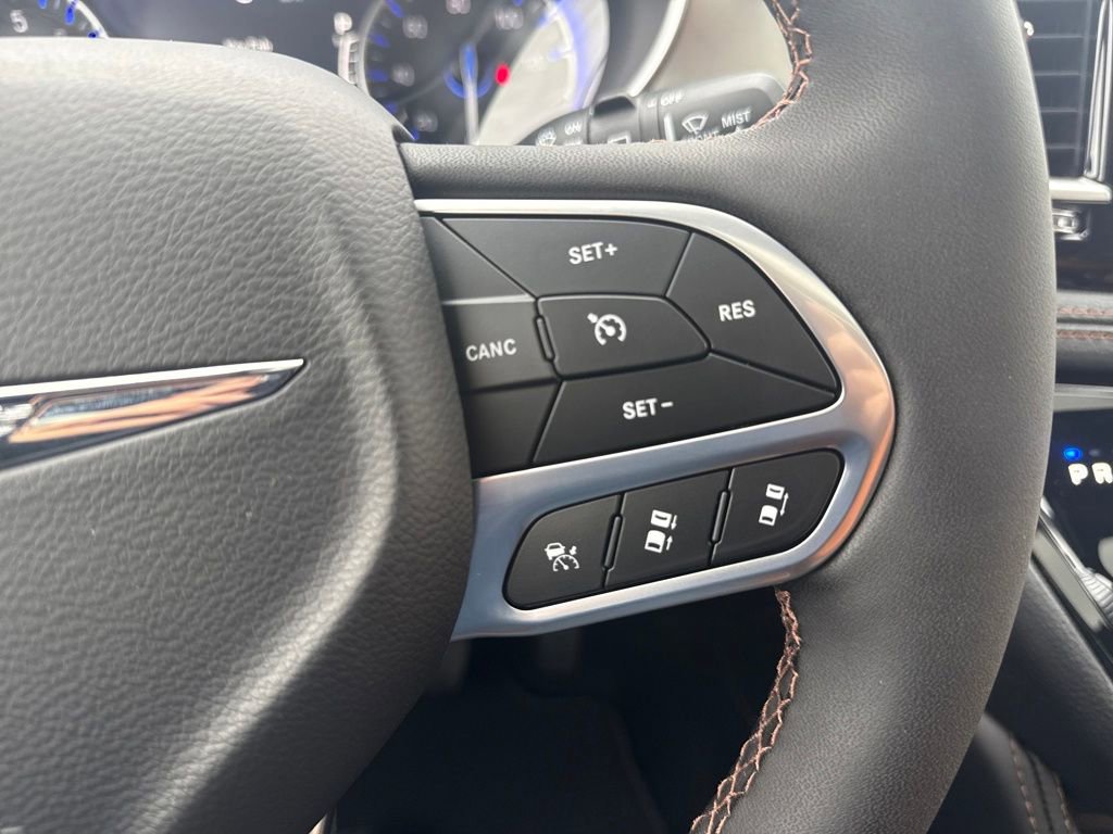 New 2026 Chrysler Pacifica Pinnacle image 14