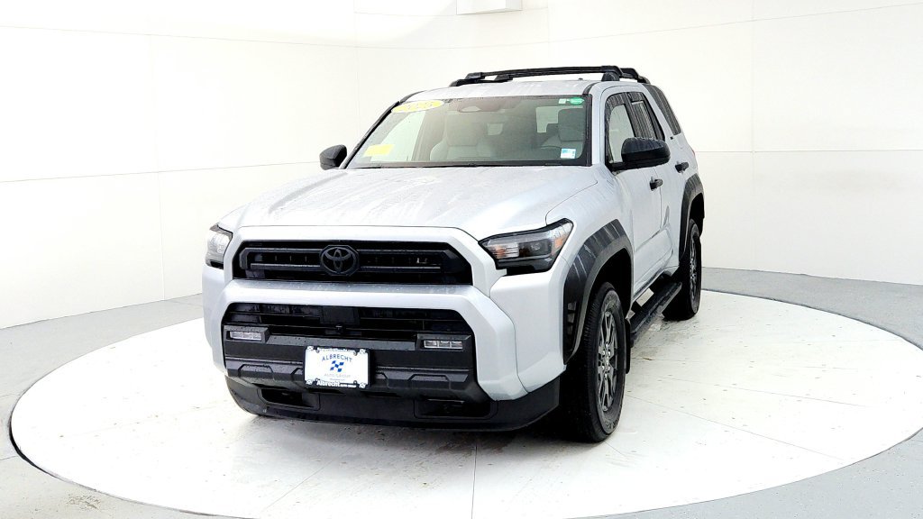 Certified 2025 Toyota 4Runner SR5 AWD/4WD image 2