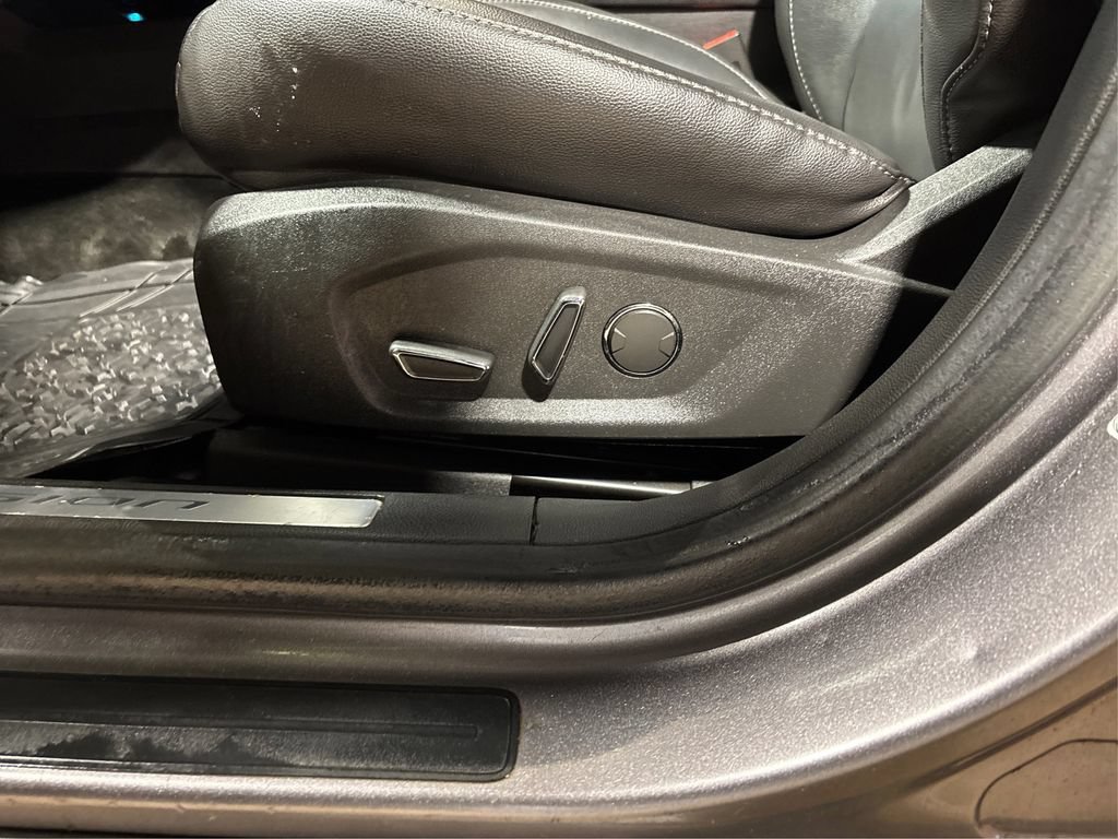 Used 2013 Ford Fusion Titanium FWD image 28